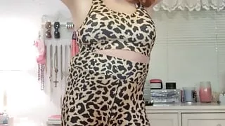 Curvy redhead cougar exercising and shaking her ass for hot young men!