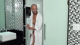 Tranny Vitoria Neves Has Her Butt Double Fucked by Two Big Cocks