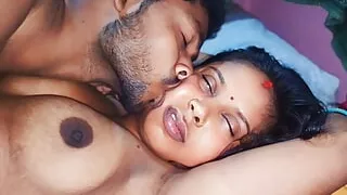 Desi madam ko raat me bohat maje se mami ki discount