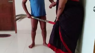 Desi Mosi Ko Jabardast Chudai jab usi Gar jadu lagatahua