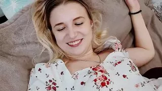 I was given flowers and a strange "pillow", I had to thank the guy and try out this pillow!