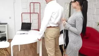 Hired!! Sexy Roma Amor looks for dirty guy that fulfill her expectations