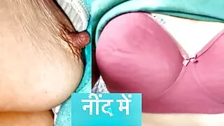 Mai So Rahi Thi Dever Ne lund Hath Me diya Aur Boobs Bhi Dabadi Zor zor se Hindi sex bhabhi dever