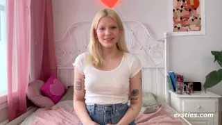 Hot Babe Lizzy Loves When People Watch Her Masturbate
