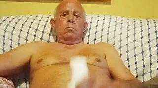 Another straw with the rubber pig