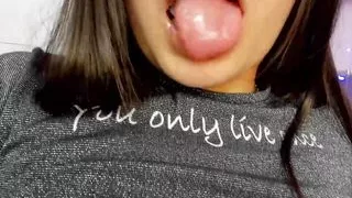 Beautiful webcam model Salome Colucci shows her tight anus and stimulates herself with her fingers trying to dilate it