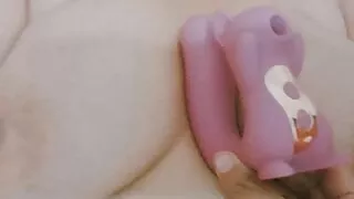 Trying clitoral suctioner to squirts for the first time