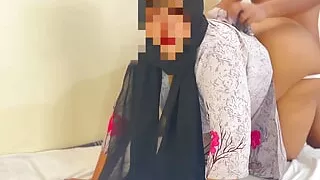 Subah jab sautele man exercise kar rahe the to bete ne use pechhe se Moti Gand choda