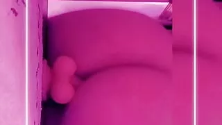 Chubby Pawg bounces on dildo