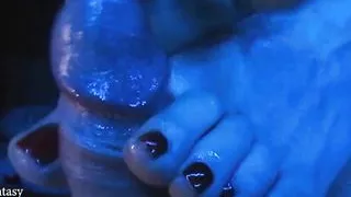 Fantastic Amateur Footjob and Toejob, Cum Between Toes!