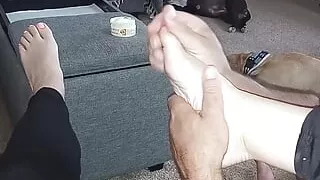 Just a nice foot rub for my girlfriend