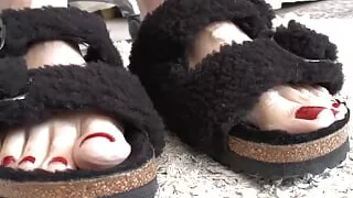 Toe Fetish - Toes Wiggling Black Fur Slippers Part 11