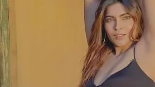 Desi Indian Bhabhi Gets Fucked By AC Mechanic