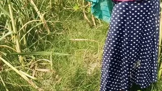Village girl went to sugarcane field to peessing. Unknown boy fucked her before marriage, Hindi audio. HQ xdesi.