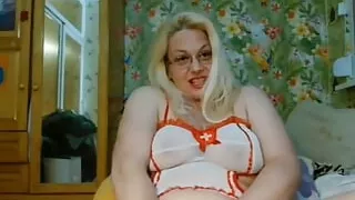 Mommy Handjob, Titjob and Both Holes Fuck Fucking Machine on Webcam