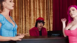 Sneaky Bellhop Fake Cock Pussy Swap.Emma Hix, Lily Lou, Chloe Surreal Brazzers