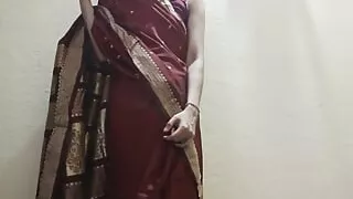 Ishita masterbating and getting horny in Saree