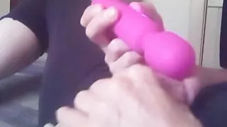 Mellissa teases her sexy little clit