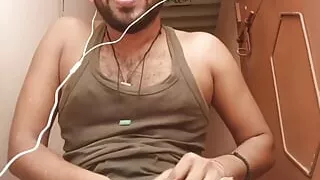 I am watching a Rap party that is my first time and feel the every moment.