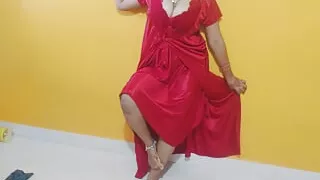 sexy Mumbai girl dancing in hindi famous song watch her nude sexy body