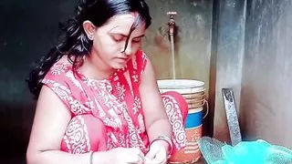 Horny Indian Bhabhi Gives Deep Blowjob to Her Devar While Playing Game