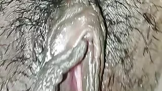 I play alone.sl cremsi girl