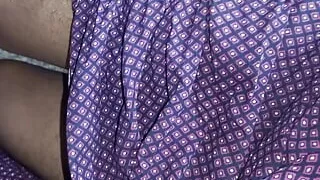 Aunty ji ki chodai huaa unkey ghar par