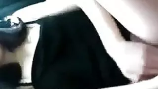 Horny pinay loves playing her pussy to make you horny