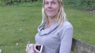 Horny slut in the park recognized and squirted all over !!