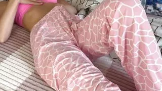 Omg! Stepsister Caresses Pussy and Cums Twice!