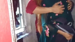 Village student in the underside of chariot video