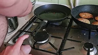 Kitchen handjob from sexy lady when I prepare dinner