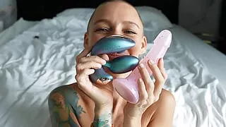 Horny mature woman found her way to multiple body-shaking orgasms with Love to Love