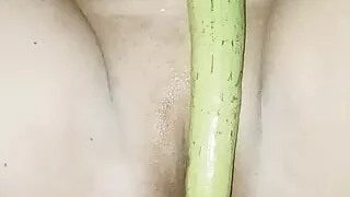 Put 10 inch in pussy and removed the wee