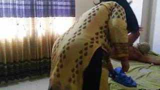 jab chor ghar mein chore karane aya to Laxmi Bhabhi ne chor ke hath bandh die aur uske Chudai jabardast