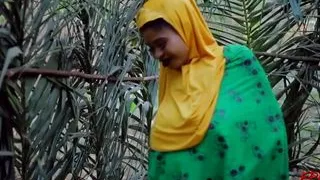 Ebony hijab slut gets solo Masturbation