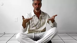 DILF Richard Lennox Shows Off His Feet In Yoga Session