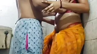 Bengali bhabi was pelted by husband's friend in bathroom