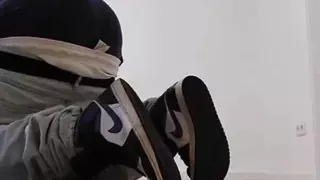 Sagger fucks pillow in denim and shoots load