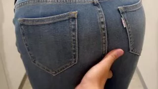 - [Amateur Gonzo] When I looked at her tight buttocks, I got an erection, took off half of her jeans and inserted my big, and it became an ahegao.