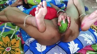 Up ki Seema bhabhi chut me khira Dali our boy friend ka land gand me liya