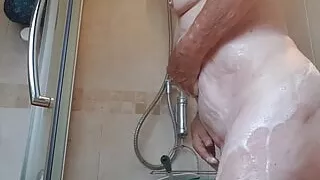Wetting my knickers in the shower