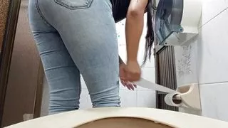 I Catch Nurse Pissing In Tight Pants