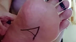 Giantess Teaches the Alphabet to Tiny People