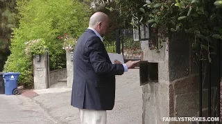 Blondes Mädel im Bett gebumst