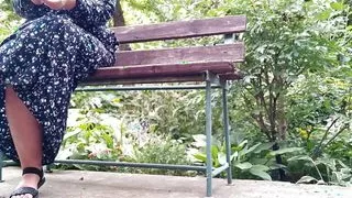 Handjob outdoors in the park with my mother-in-law turned into a magnificent powerful cumshot