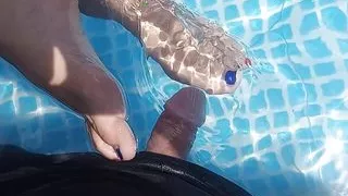 Foot job in the pool