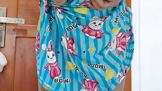 College  girl fingering  in my room