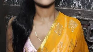 Hot indian bhabhi masturbation with indian saree