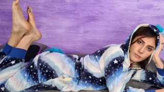 Stunning Aradia In A One-Piece Hooded Pajama And Purple Slippers - Amateur Foot Fetish 3D Porn Solo